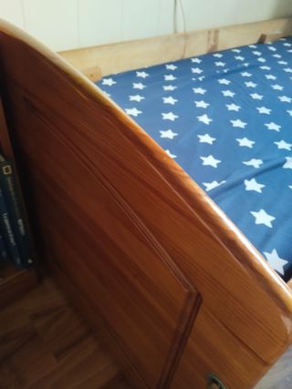 Cama doble madera maciza y 2 somier.