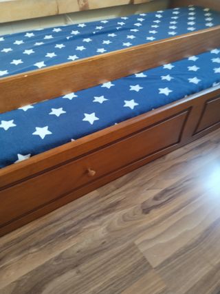 Cama doble madera maciza y 2 somier.