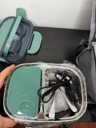 Fiambrera eléctrica gris y verde