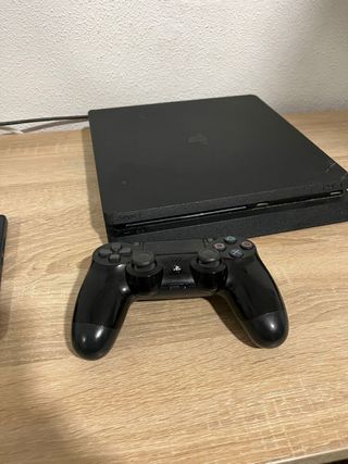Consola Sony PS4 Negra + Mando