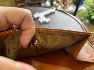 Cartera de piel de la marca Roberto Verino