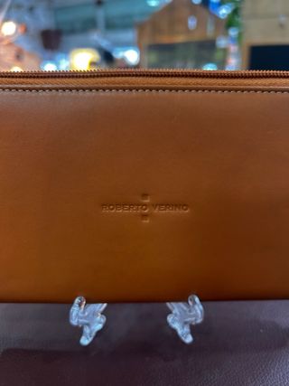 Cartera de piel de la marca Roberto Verino