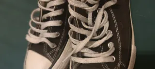 Victoria tipo Converse negras