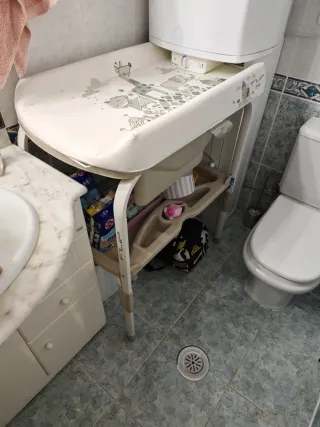 Se regala cambiador bañera bebé