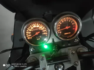 Suzuki GS500F Azul y Blanca