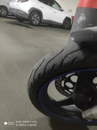 Suzuki GS500F Azul y Blanca