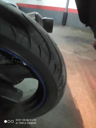 Suzuki GS500F Azul y Blanca