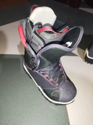 Botas de Snowboard Nike Grises y Rojas