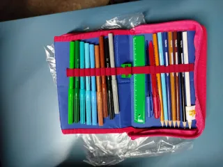 Astuccio colori Cavalieri dello Zodiaco