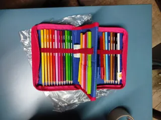 Astuccio colori Cavalieri dello Zodiaco