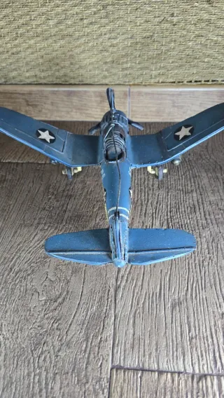Avión F4U Corsair Vintage Maqueta Artesanal Metal