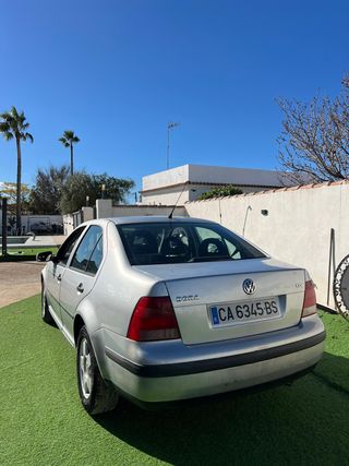 Volkswagen Bora 2000