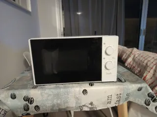 Microondas Blanco Marca Simplo Casi Nuevo