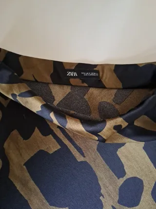 Falda satinada estampado abstracto