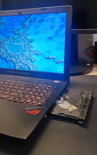 Portátil Asus i7-7700HQ 8GB RAM 500GB SSD+1TB HDD