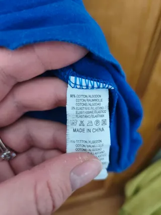 Camiseta azul manga larga