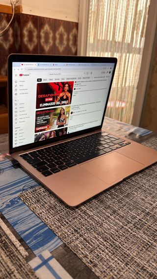 MacBook Air Retina 13 Oro