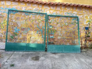 Puerta metálica para finca