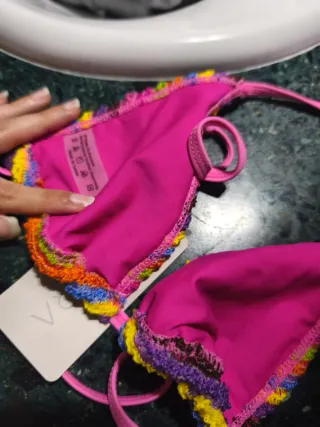 Bikini multicolor con tiras