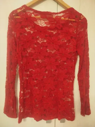 Conjunto fiesta chaqueta dorada y top rojo