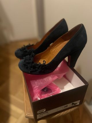 Zapatos de tacón Chie Mihara azul marino talla 38