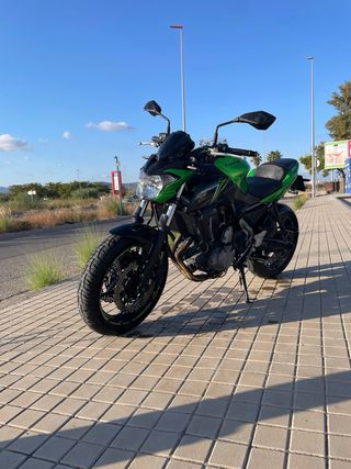 Kawasaki Z650 Negra/Verde