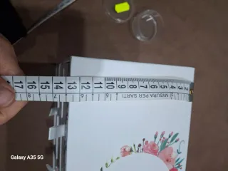 Portagioie bianco con decorazioni floreali