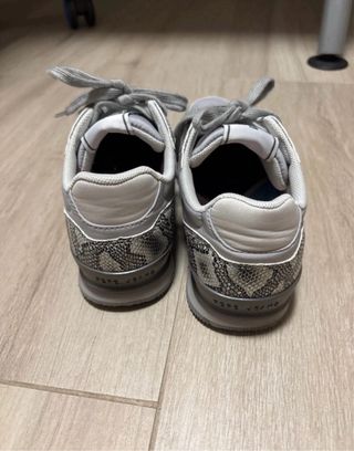 Zapatillas Pepe Jeans grises y plateadas