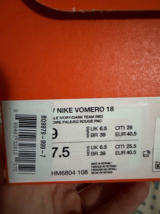 Nike Vomero 18 Beige
