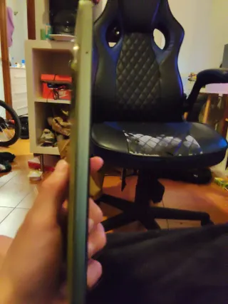 Teléfono móvil verde