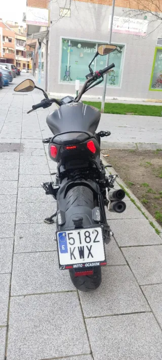 Benelli 502c Negra 48cv