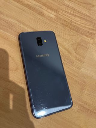 Samsung Galaxy J6 Plus metalizado + 2 fundas
