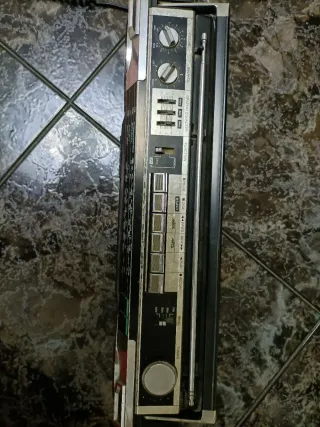 Radio Cassette Sanyo 4 Bandas AM/FM