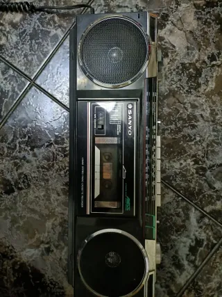 Radio Cassette Sanyo 4 Bandas AM/FM