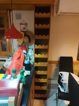 Botellero de madera en roble