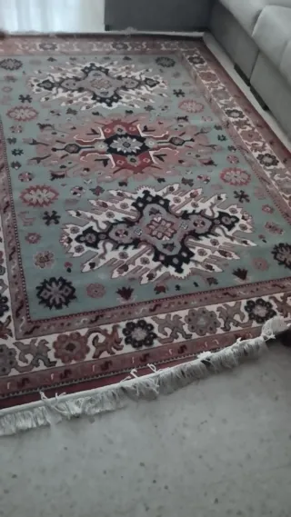 Alfombra PERSA, totalmente nueva...GRANDE