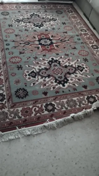 Alfombra PERSA, totalmente nueva...GRANDE