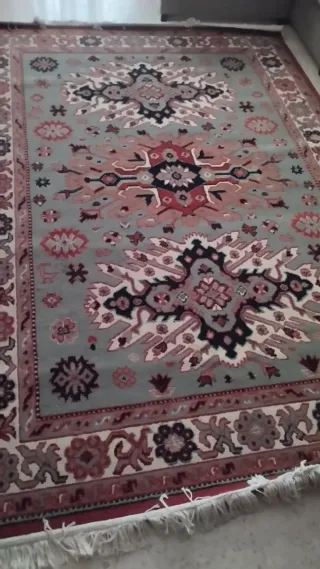 Alfombra PERSA, totalmente nueva...GRANDE