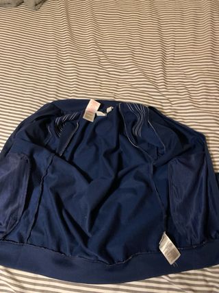 Chaqueta Adidas Azul con Rayas Blancas