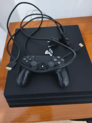 Consola PS4 Slim Negra + Mando y Cables 1 Tb