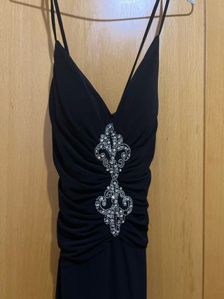 Vestido de cerimónia preto com brilhos comprido