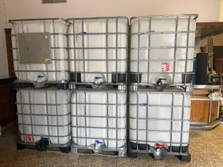 Depósito de agua IBC 1000L con jaula