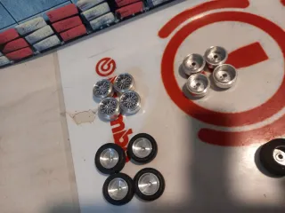 Lote llantas aluminio y plástico Scalextric