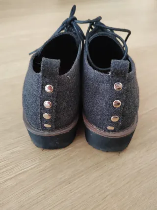 Zapatos de cordones grises mujer