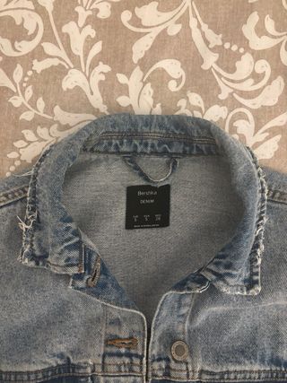 Cazadora vaquera oversize Bershka