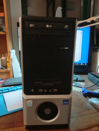 PC LG nero/argento con lettore CD