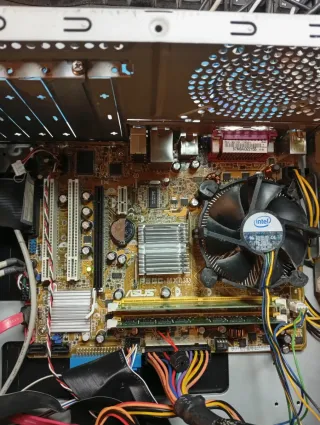 PC LG nero/argento con lettore CD