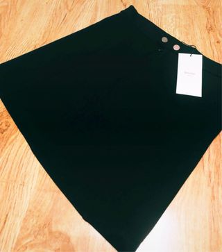 Falda Bershka negra sin estrenar