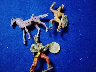 Juguetes indios y caballos Comansi