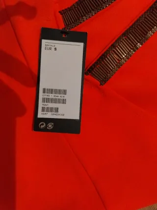 Vestido naranja con pedrería